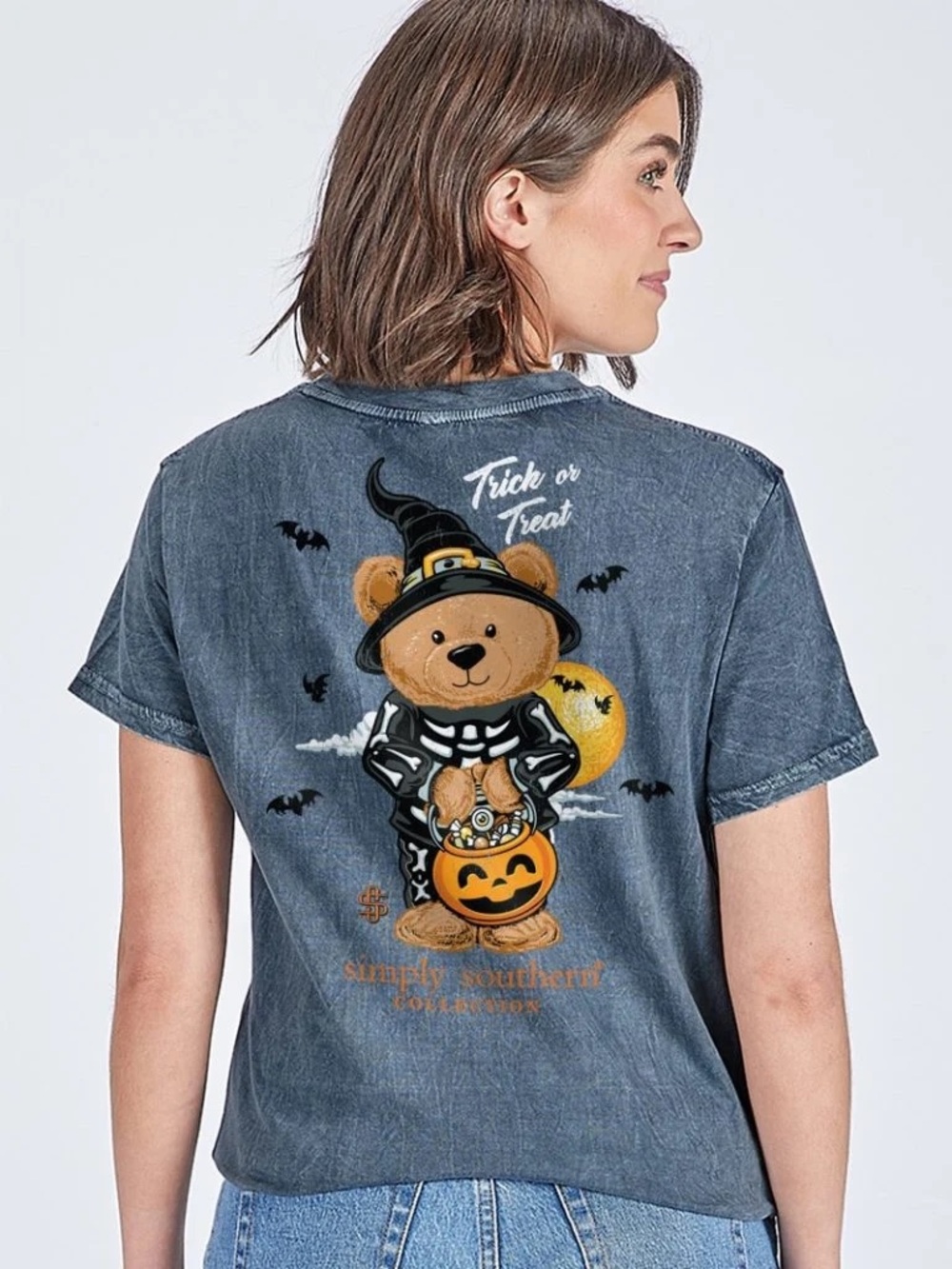Simply Southern Halloween T-shirt Trick Or Treat Charcoal, Gray Women’s size med